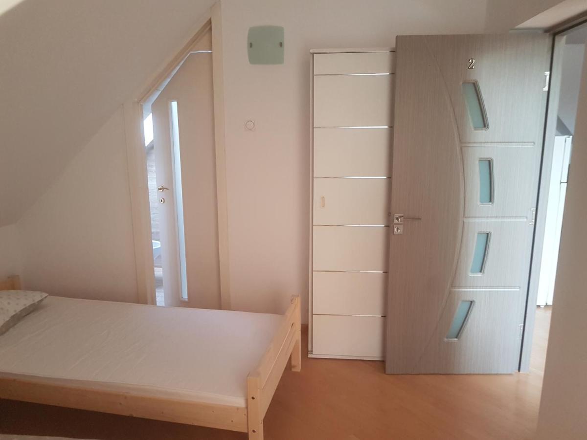 Lara Guest House Sfântu-Gheorghe Extérieur photo